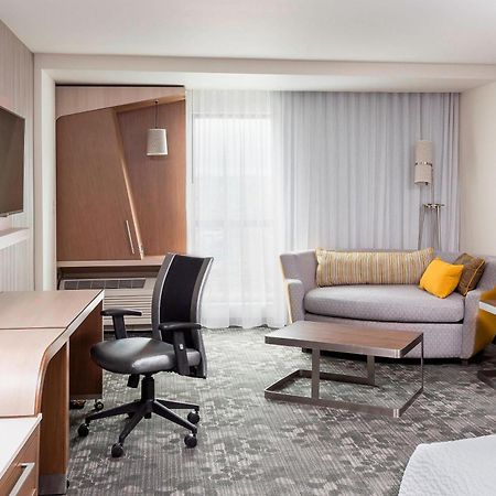 Courtyard By Marriott Bismarck North Hotel Eksteriør billede