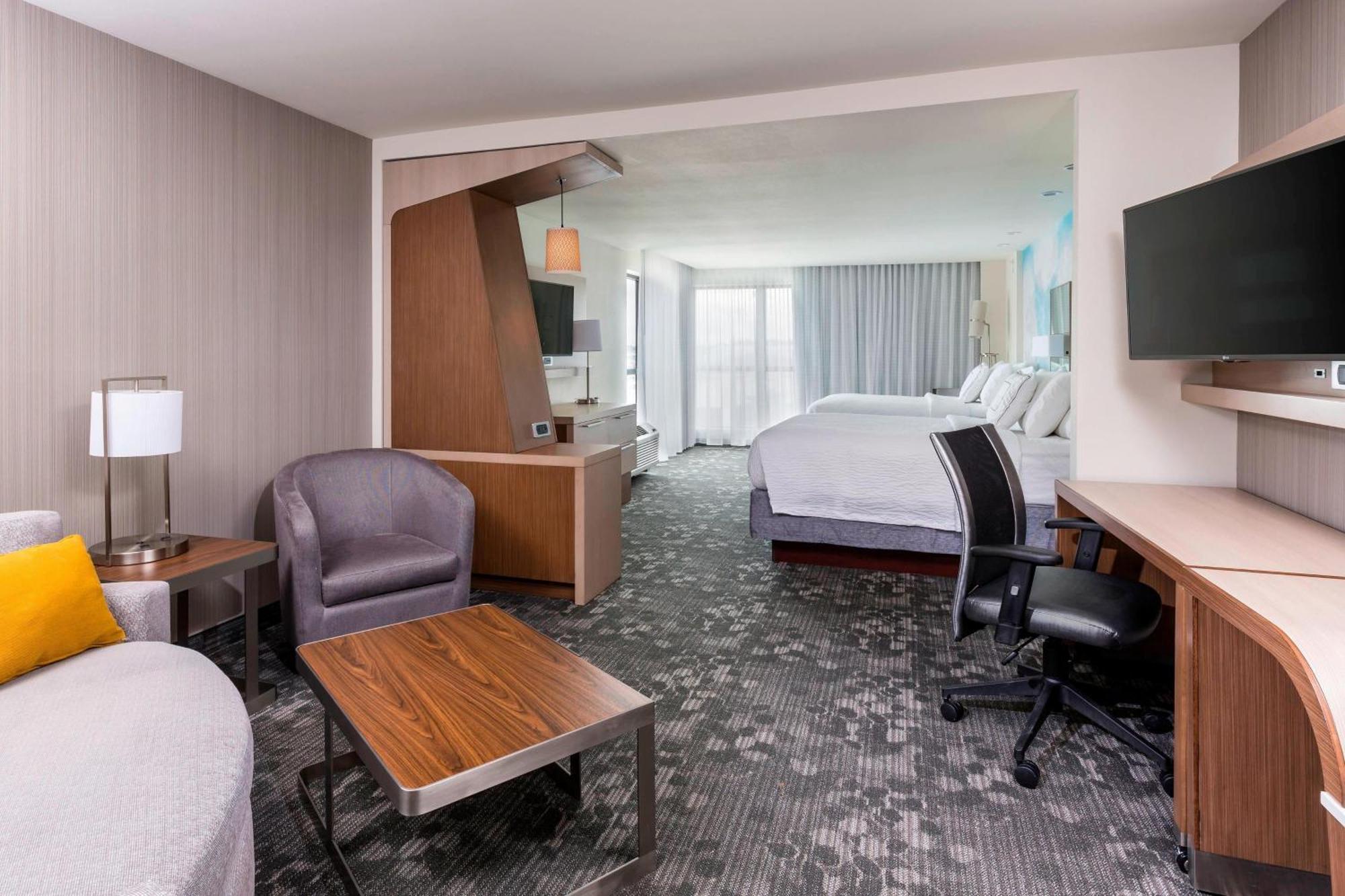 Courtyard By Marriott Bismarck North Hotel Eksteriør billede