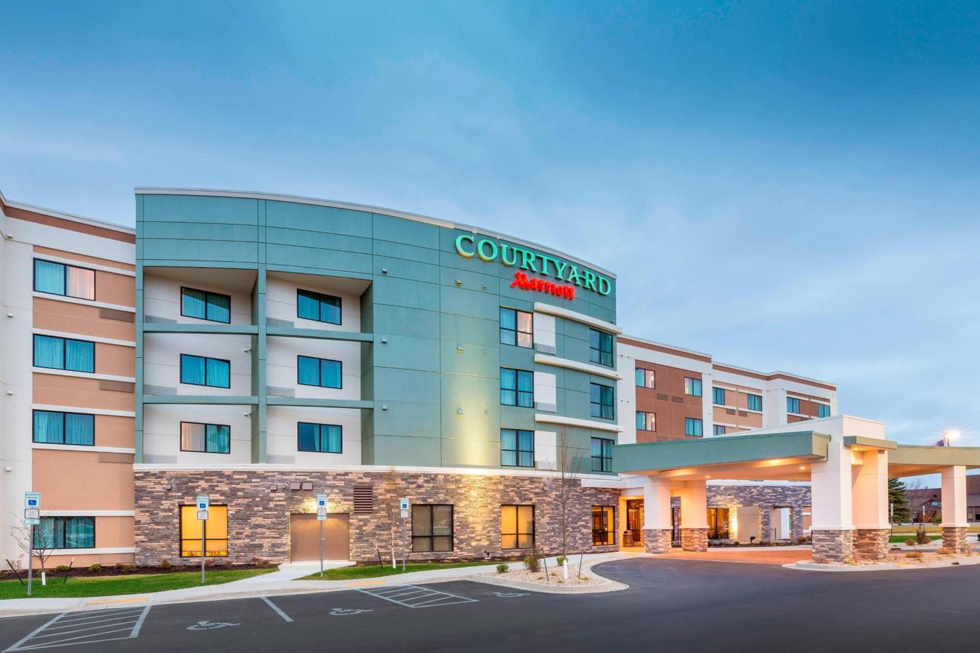 Courtyard By Marriott Bismarck North Hotel Eksteriør billede
