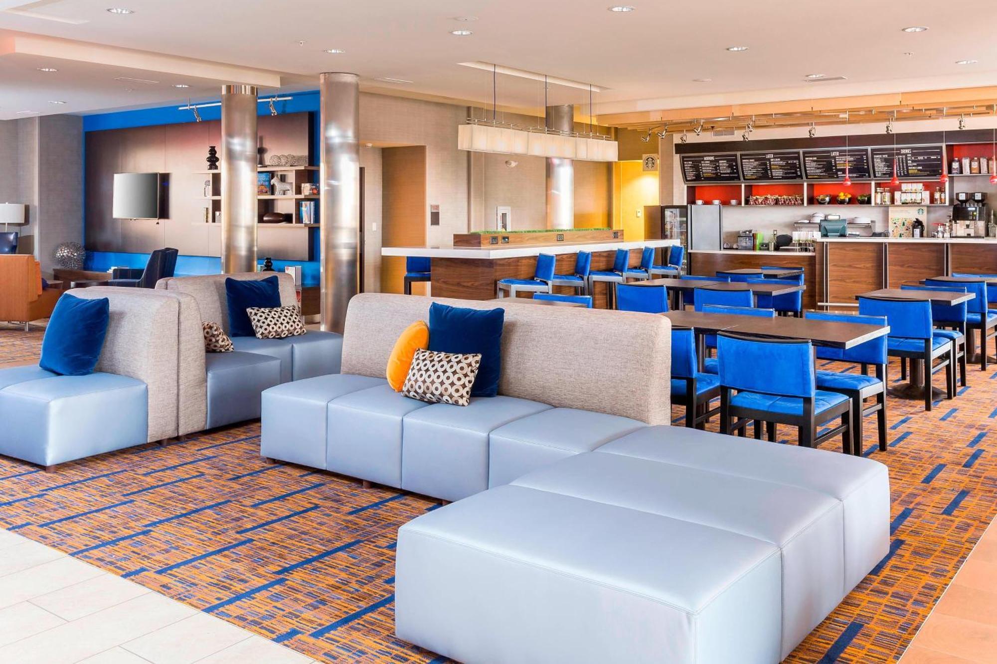 Courtyard By Marriott Bismarck North Hotel Eksteriør billede